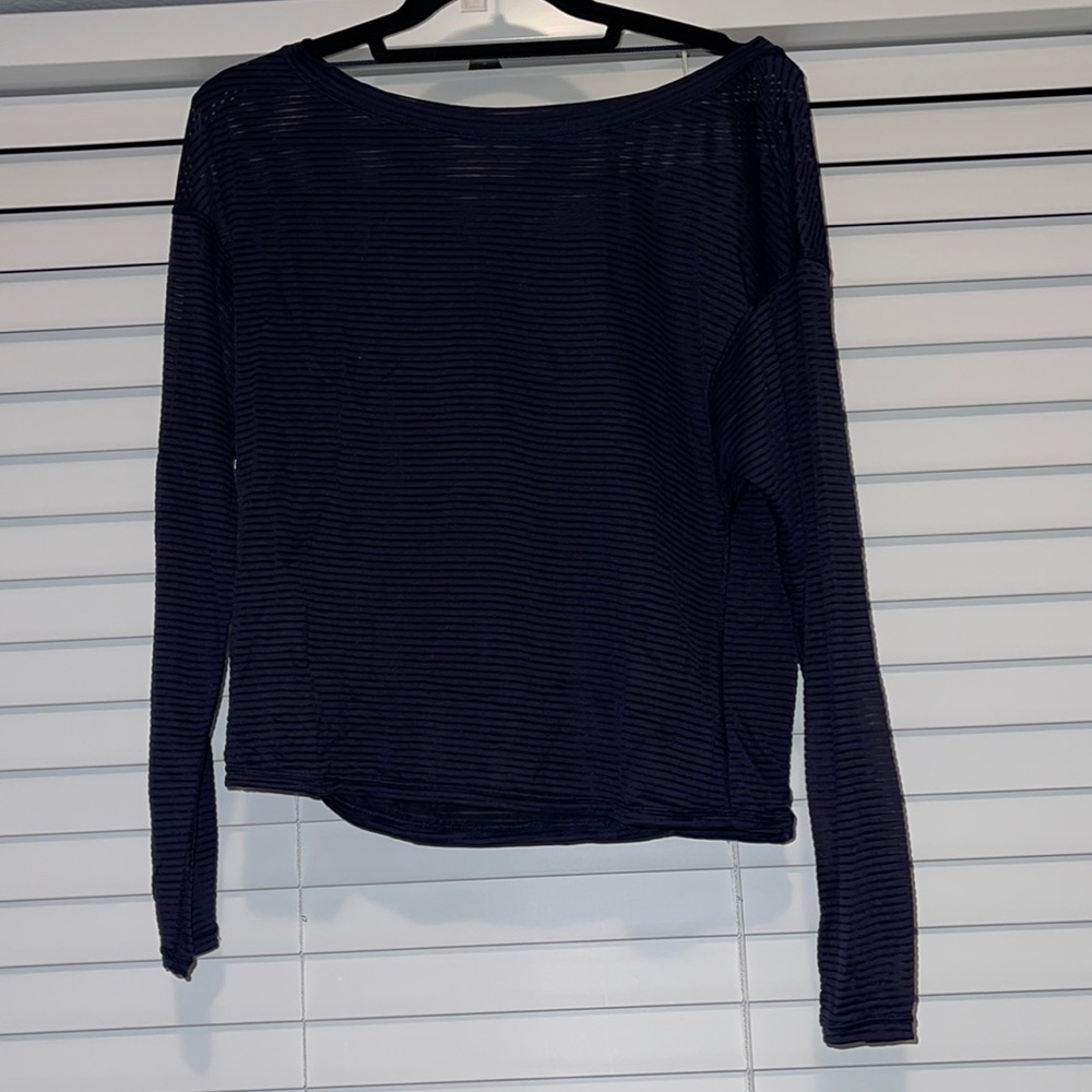 Lululemon workout top
